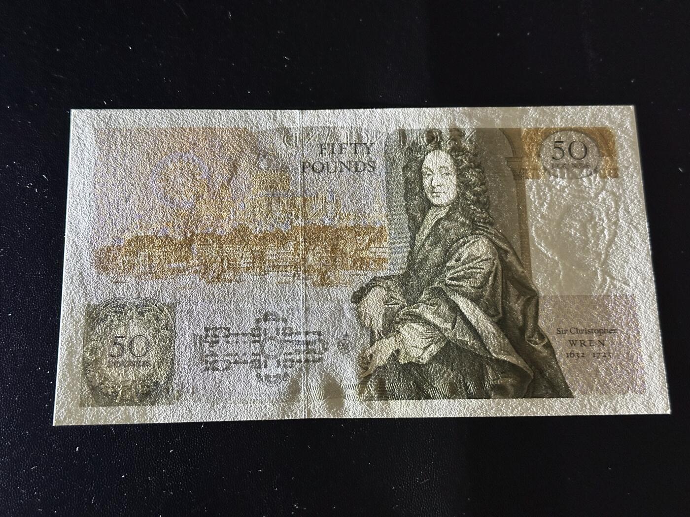 《外钞收藏家》第六百二十八期（精品百拍场）（长期征集拍品、欢迎藏友们联系合作） 英国D序列50镑 全新角不绝