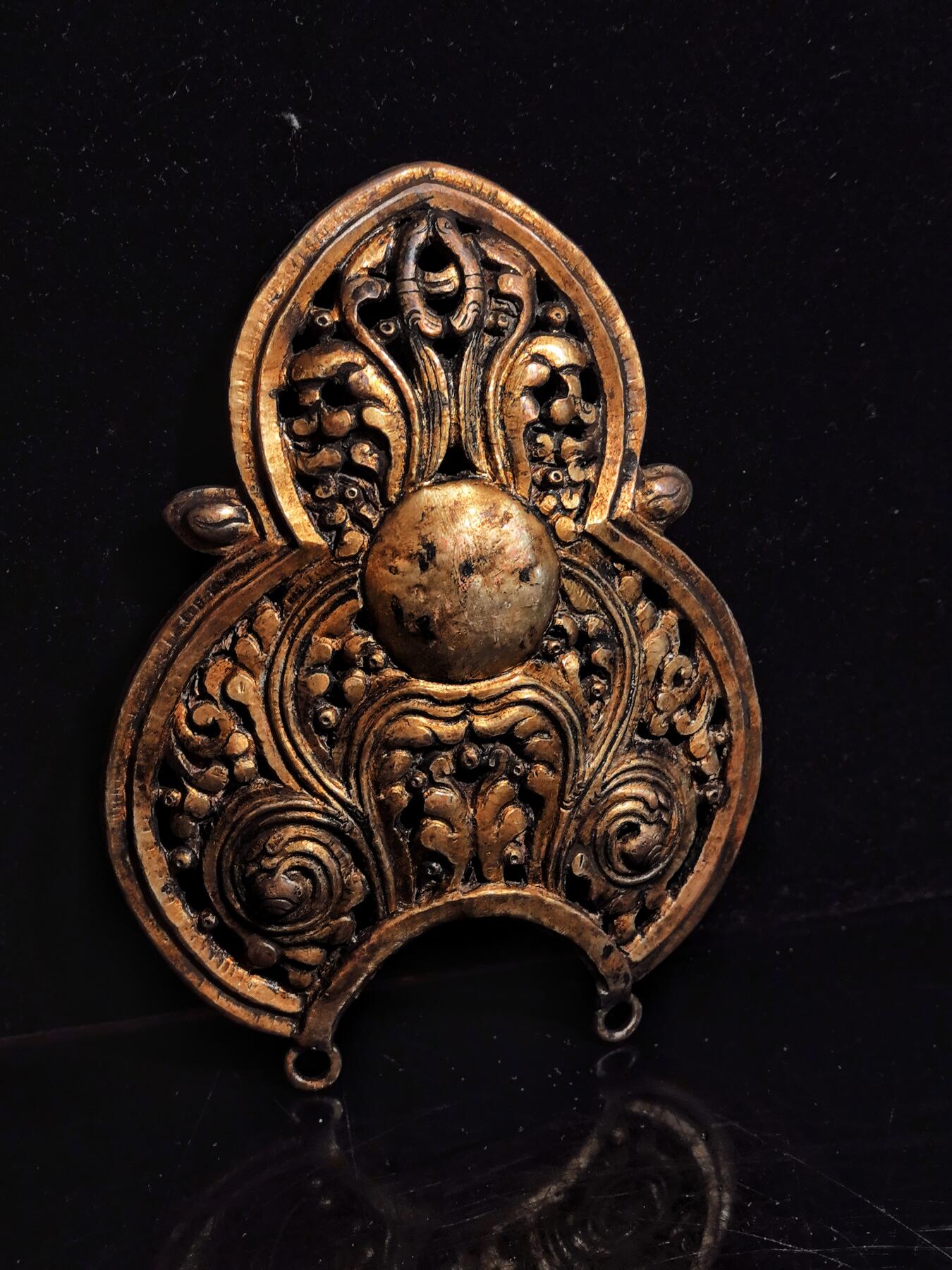 碧月说宝.雪域莲花开（二） 清代 铜鎏金镂空缠枝莲纹宝冠饰片