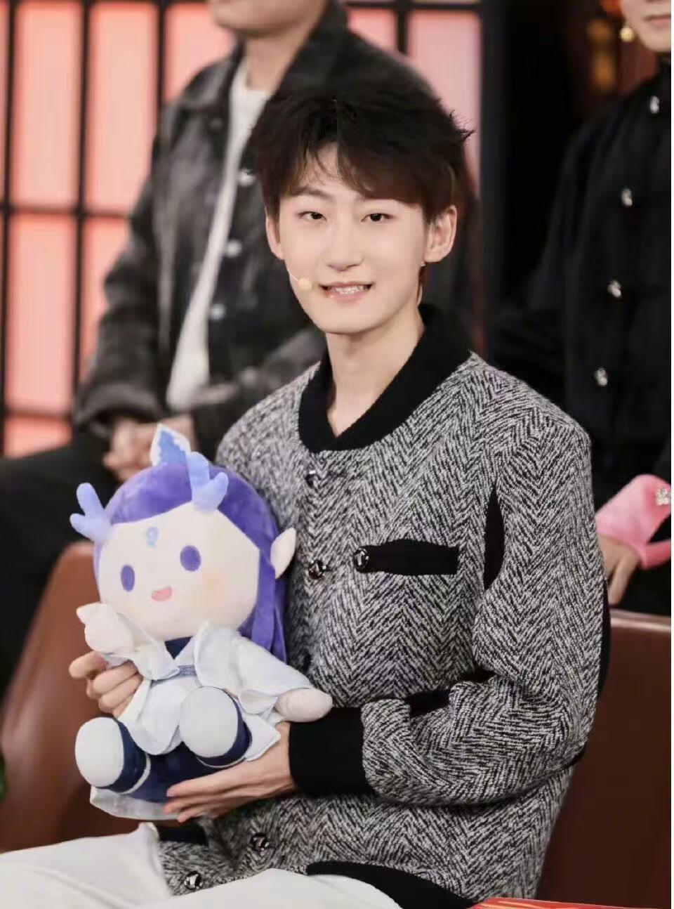 零元拍：声溯龙吟，心赴沧海，《哪吒2：魔童闹海》颜值担当敖丙的配演老师瀚墨亲笔签名卡游出品敖丙终极收藏卡精美外盒！