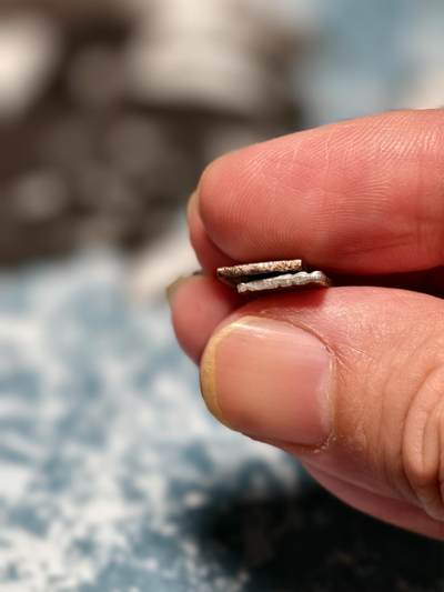 抚柳草堂-第二十六期章牌钱币  奖章勋章 满百包邮 放漏专场 19世纪中叶 日本一朱银两枚 不同版（嘉永、安政） 风格迥异的两枚 对比入手字体珠圈皆有区别 