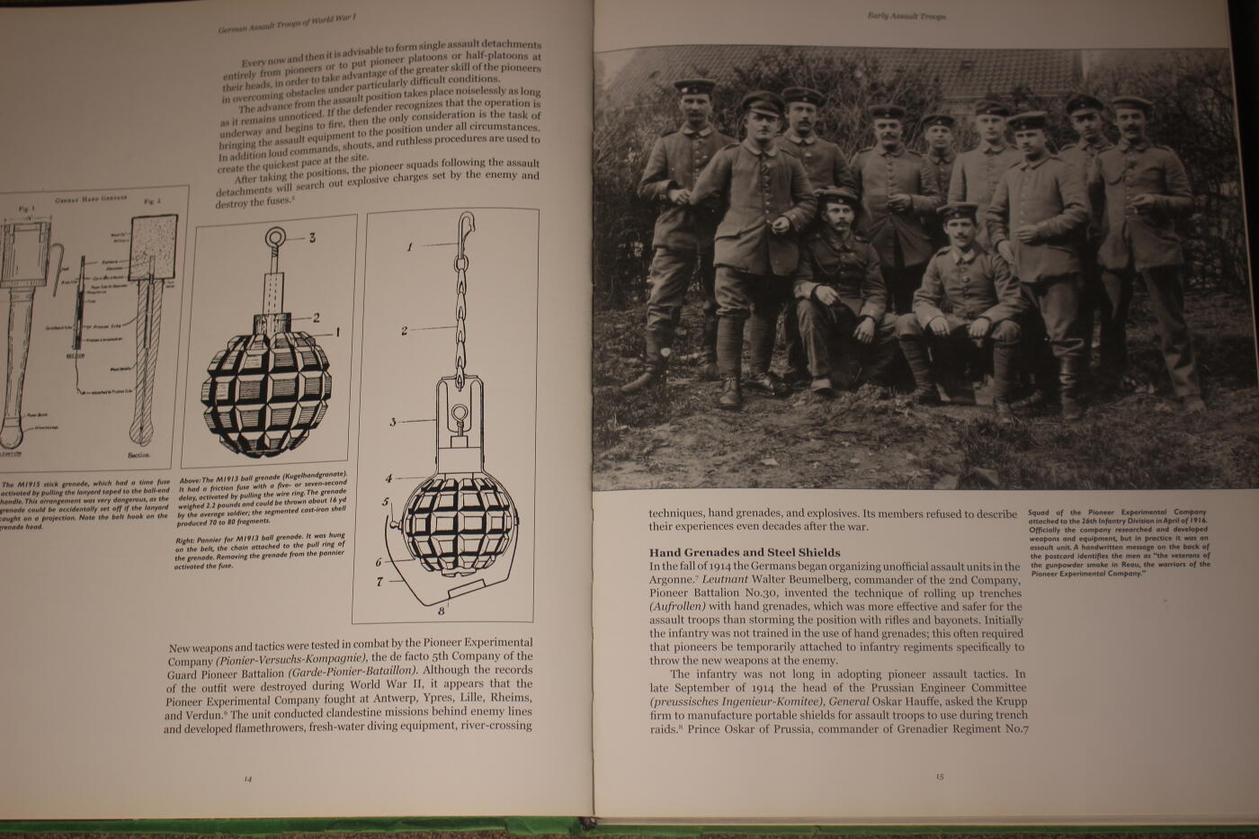 2026.4.21杂货小拍卖 《一战风暴突击队》，schiffer出版社出品，全书337页，详细介绍了突击的历史渊源，战术，武器装备，奖章制服等，硬壳封面遗失，内页完好