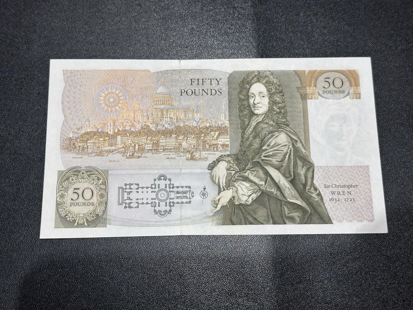 《外钞收藏家》第六百二十八期（精品百拍场）（长期征集拍品、欢迎藏友们联系合作） 英国D序列50镑 全新角不绝