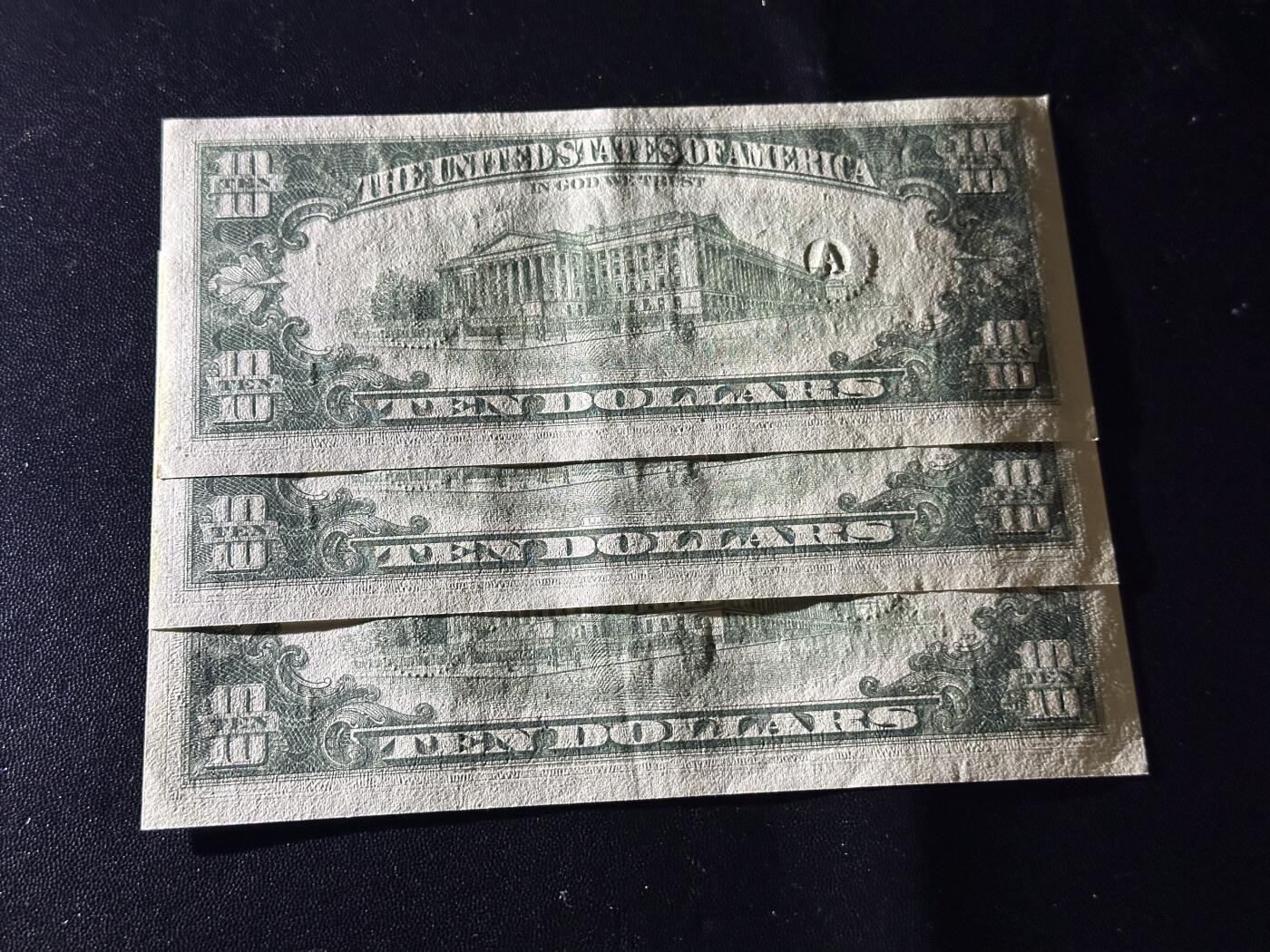 《外钞收藏家》第六百二十八期（精品百拍场）（长期征集拍品、欢迎藏友们联系合作） 1981和88年美国小头版20美元 2张一起 AU品相