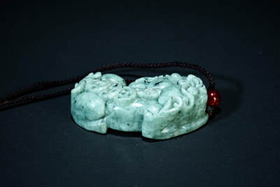 上海都达杂项专场102【全场包邮】  天然翡翠（A货）精雕《招财貔貅》挂件97-62