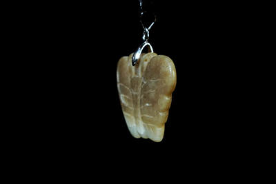 上海都达杂项专场102【全场包邮】  天然和田玉精雕《蝴蝶翩翩》挂件97-40