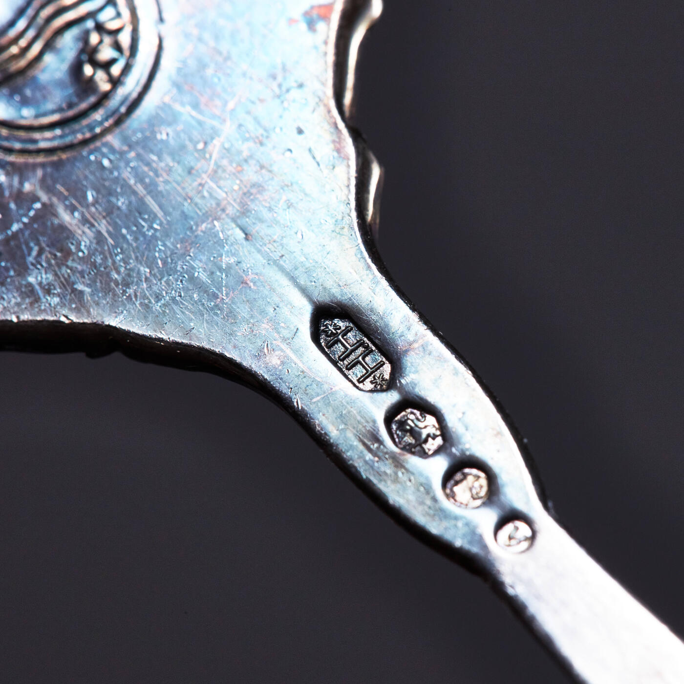 【俄甄集藏】满园春色-2026年(051)04-22星期三 晚 19:30 全场包邮 荷兰1983年菲利普公司订制传统风车题材纪念银勺6支一套，原盒，著名银器公司休伯特·霍伊卡斯制作，包浆醇厚，保存完好，长：123mm，宽：23mm，总重量：100克，835银，上期被鸽重拍