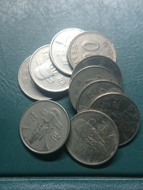 松南世界钱币——260416 韩国新版本100元镍币10枚共计1000元1