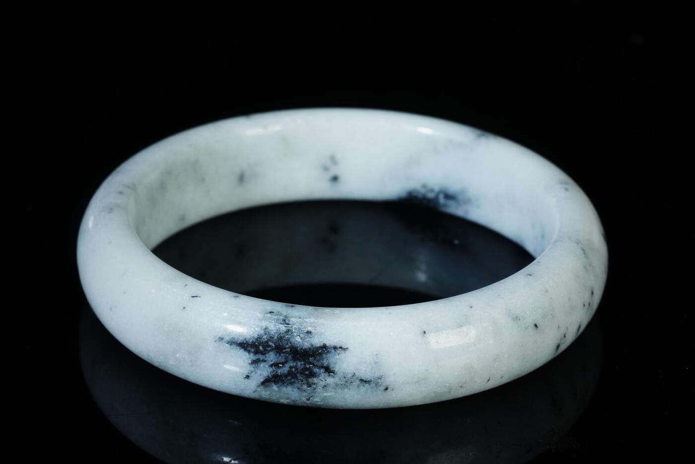 上海都达杂项专场八十一【全场包邮】  天然和田玉点墨青花手镯97-18