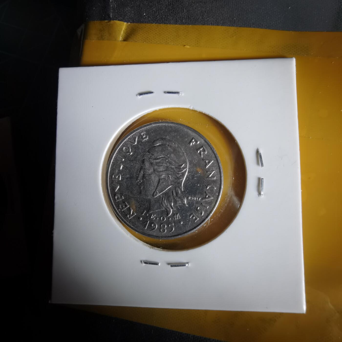 沼泽如烟--第1061场 法属波利尼西亚1985年10法郎