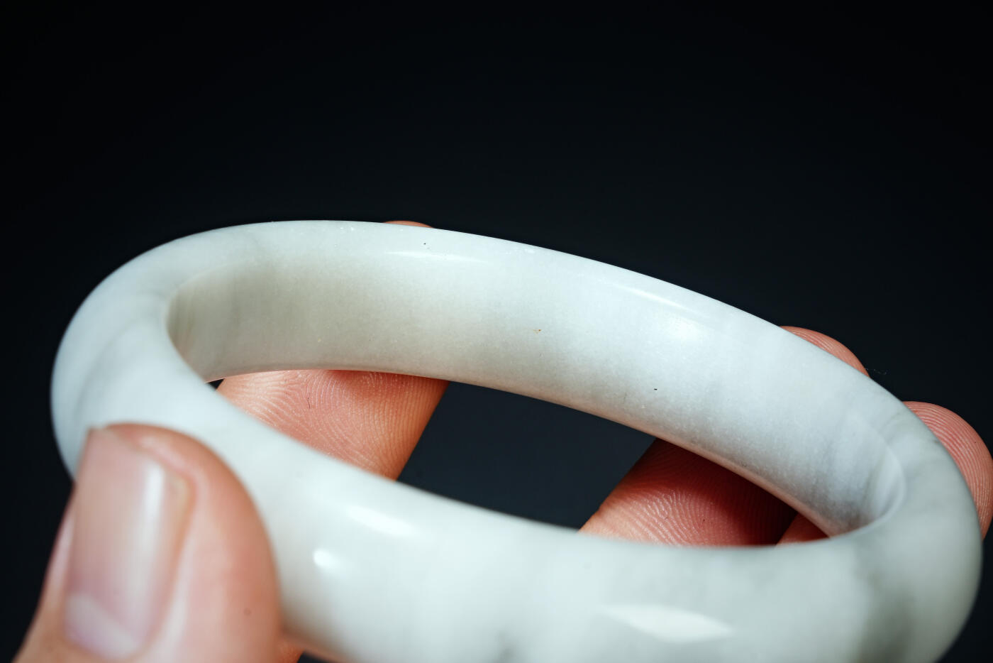 上海都达杂项专场八十一【全场包邮】  天然和田玉青花籽料贵妃手镯97-17