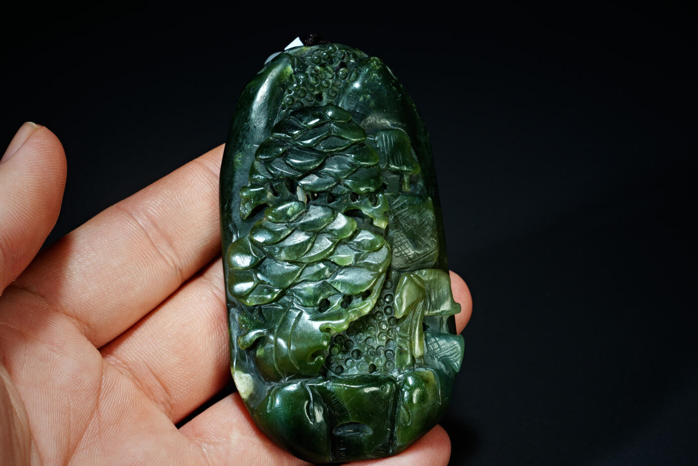 上海都达杂项专场八十一【全场包邮】  天然和田玉青玉精雕《闲下悠然》手把件97-37