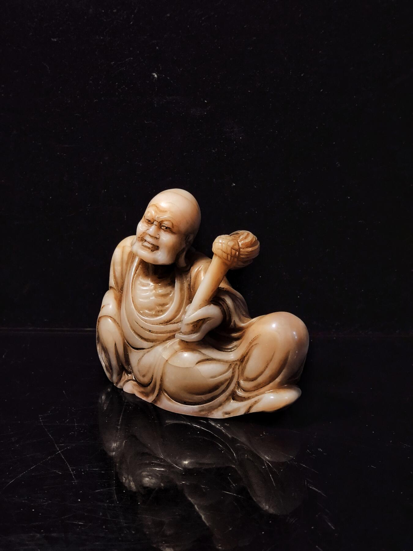 碧月说宝.雪域莲花开（二） 清代 寿山石持拂罗汉坐像