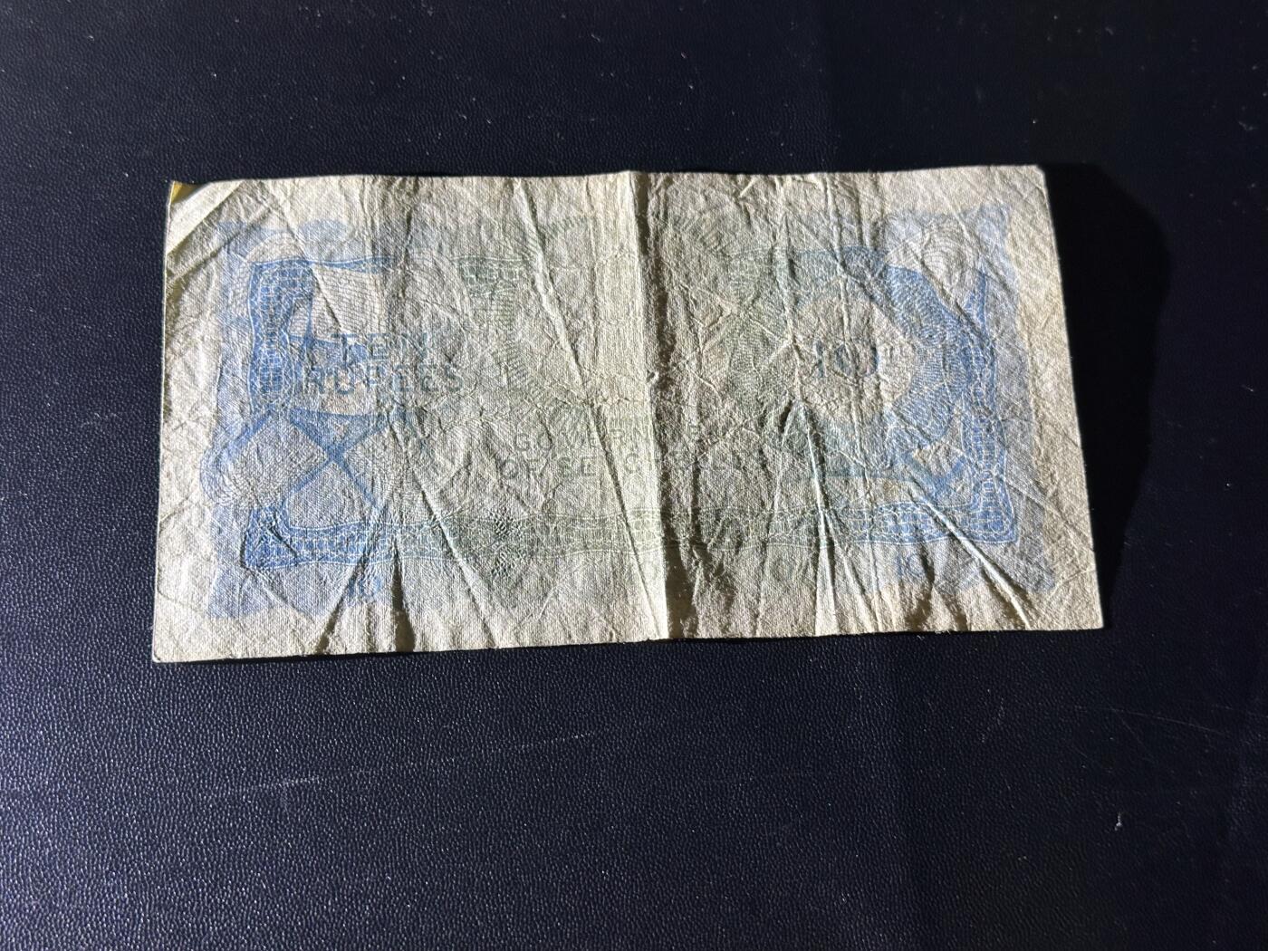 《外钞收藏家》第六百二十八期（精品百拍场）（长期征集拍品、欢迎藏友们联系合作） 1968年塞舌尔10卢比 非全新 品相如图 A/1冠