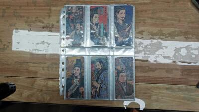 白泽拍卖卡牌手绘专场第35期（问东城春色，正谷雨，牡丹期） 2025 九轩文化 群雄逐鹿 三国 异形卡（5.3cm*12.5cm） 李云中绘 普卡全套54张+5张解锁+梁山五虎粗闪1套5张+2张 共66张（含异形卡膜卡页）（视频介绍）