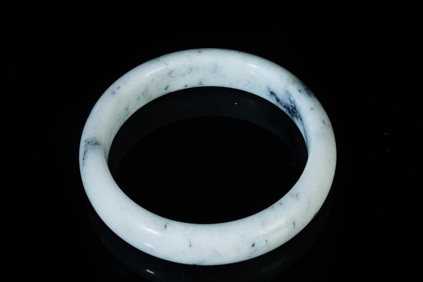 上海都达杂项专场八十一【全场包邮】  天然和田玉点墨青花手镯97-18