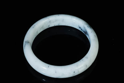 上海都达杂项专场103【全场包邮】  天然和田玉点墨青花手镯97-18