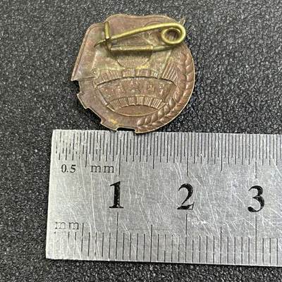 西秦中古拍卖第八十五期  50年代 共青团团徽 铜珐琅