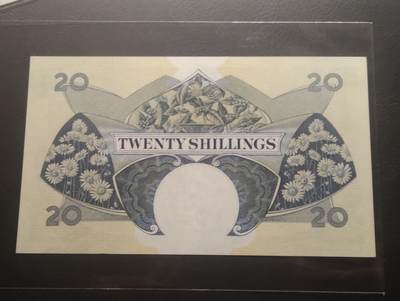 2026四月第三期，总第224期 英属东非1958年20先令UNC，稀有首版首签名，青年大皇冠女王，稀有的中高面值