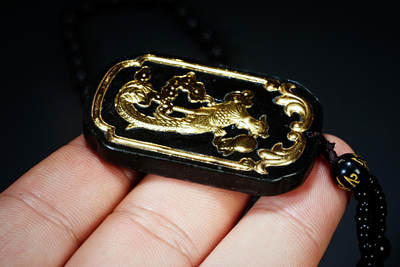 上海都达杂项专场102【全场包邮】  和田玉足金凤舞挂件