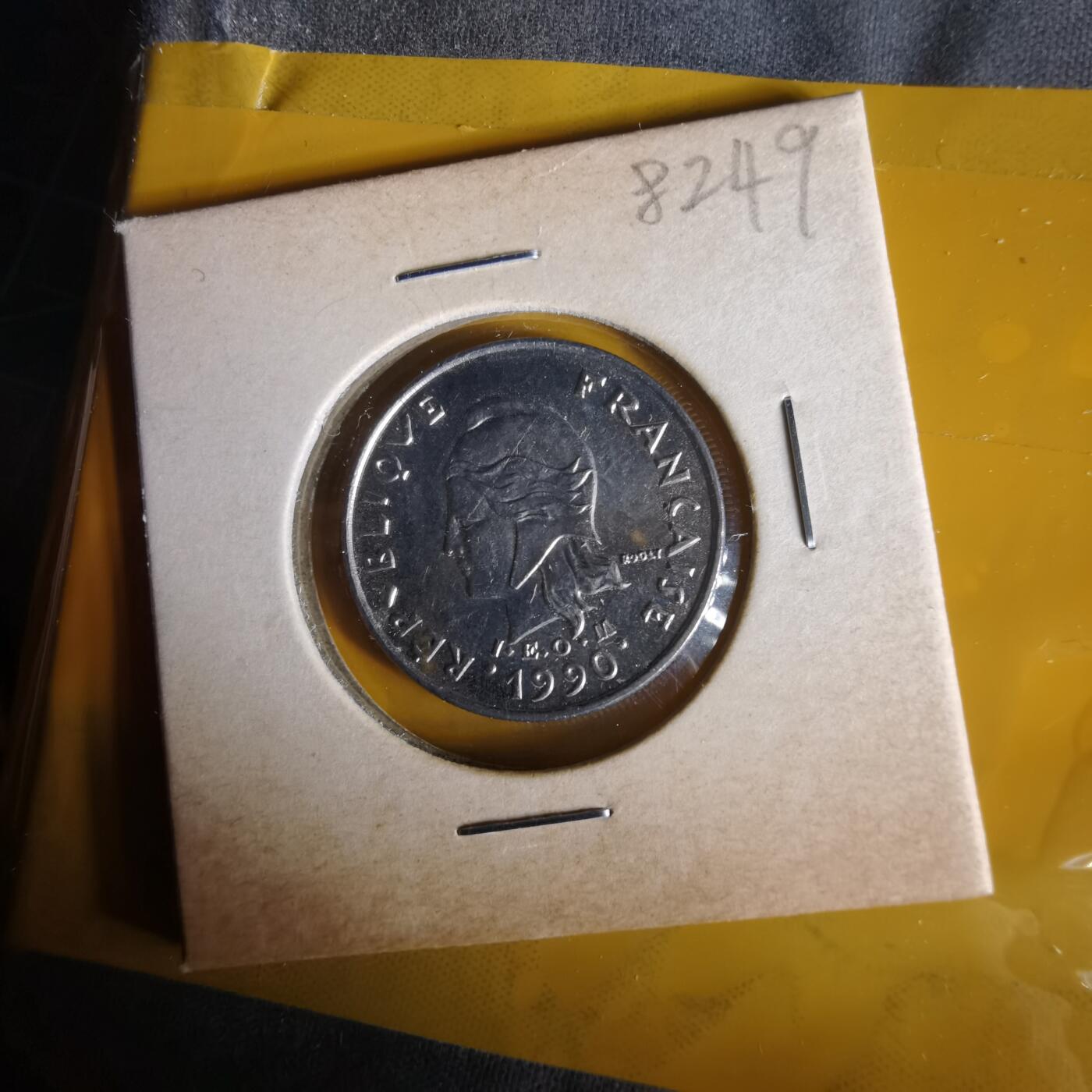 沼泽如烟--第1061场 法属新喀里多尼亚1990年10法郎