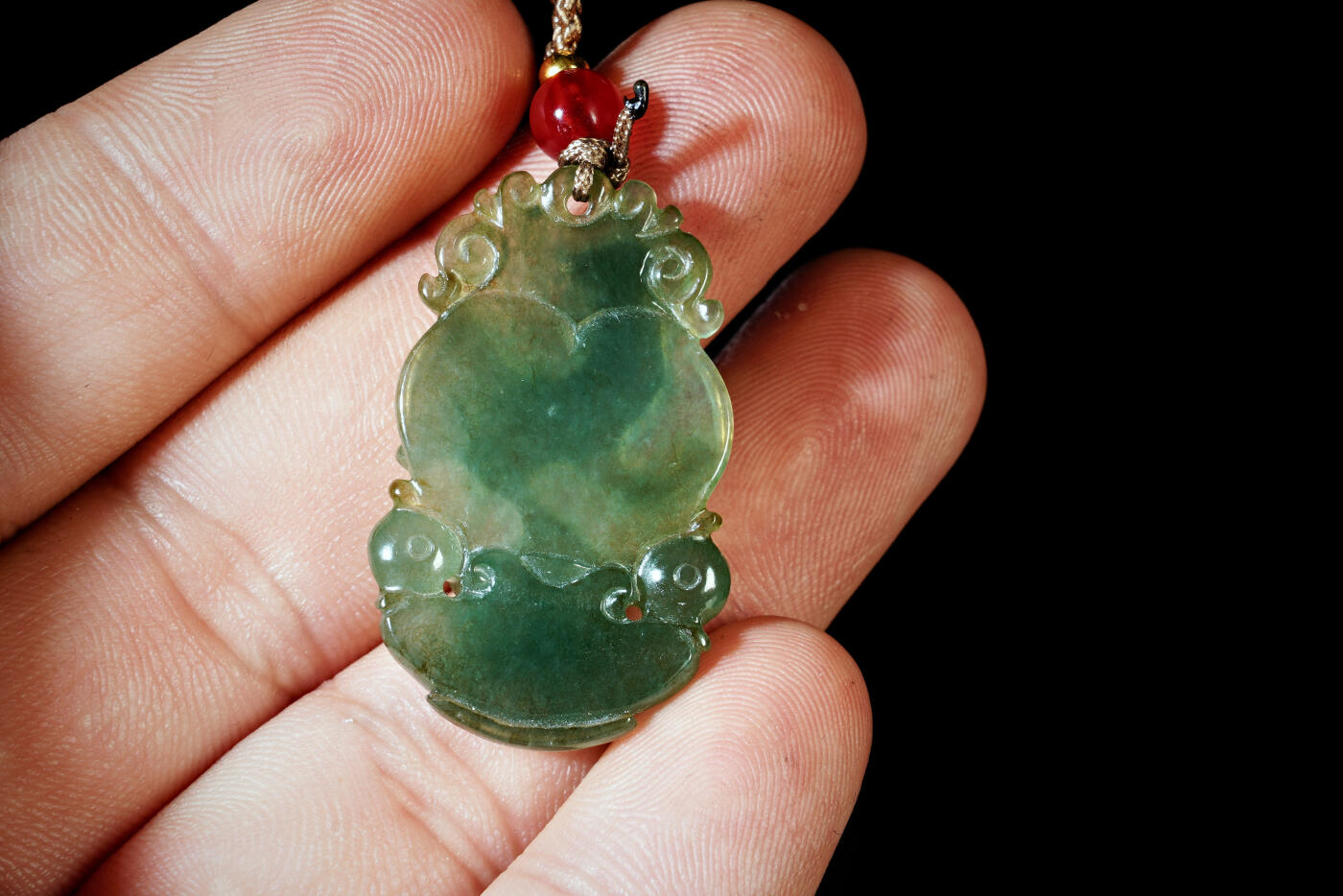 上海都达杂项专场八十一【全场包邮】  天然冰绿种翡翠（A货）精雕《大吉大利》挂件 97-61