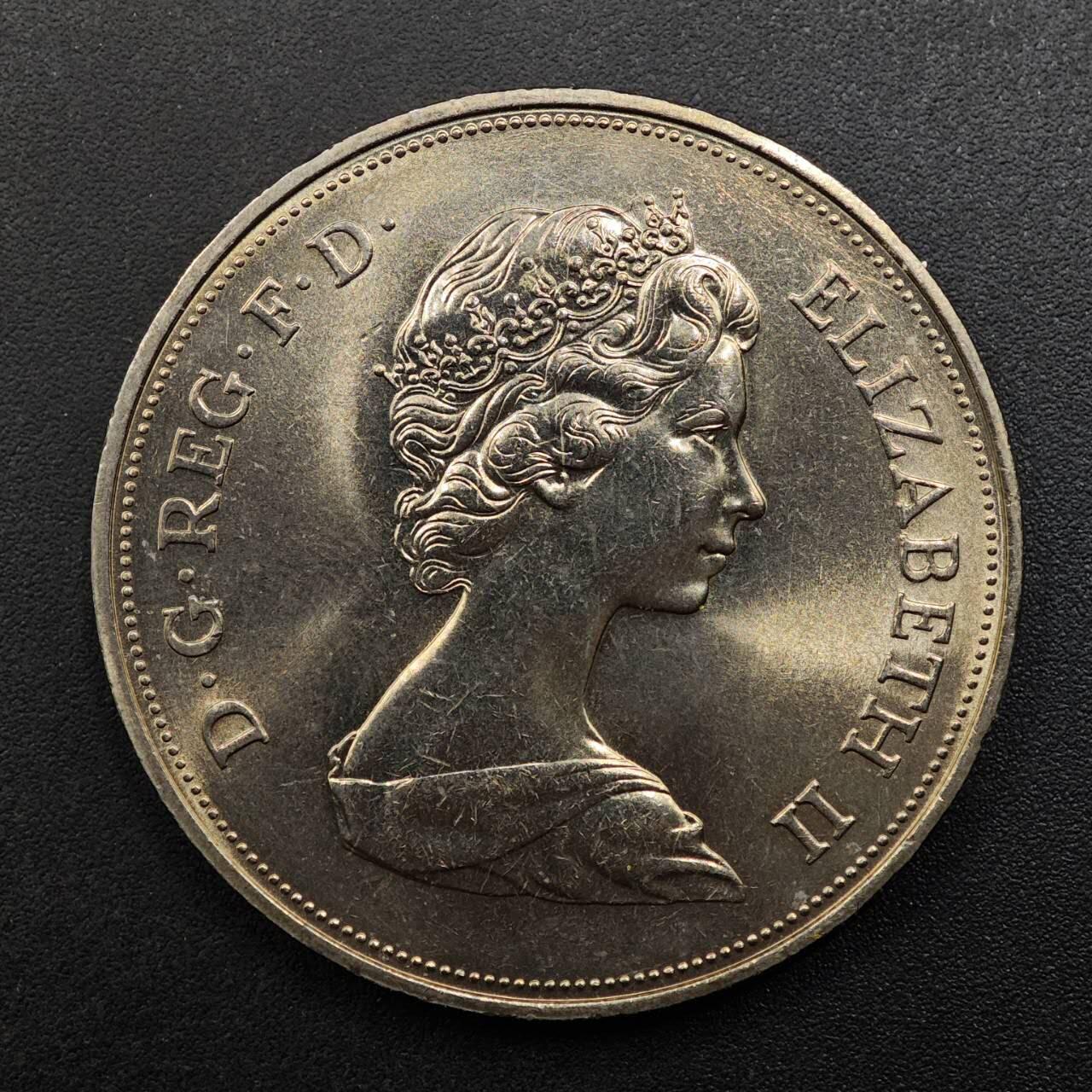 【淘币小摊】实时拍第八百九十三拍   散币场    每周一统一发货 英国1972年女王银婚克朗纪念币