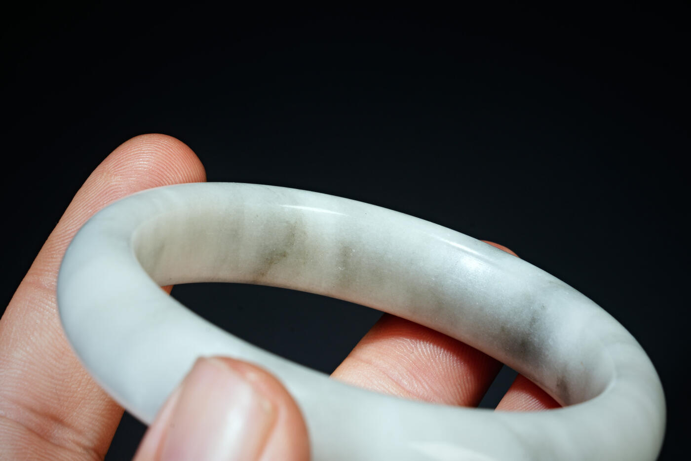 上海都达杂项专场八十一【全场包邮】  天然和田玉青花籽料贵妃手镯97-17