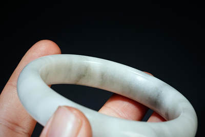 上海都达杂项专场103【全场包邮】  天然和田玉青花籽料贵妃手镯97-17