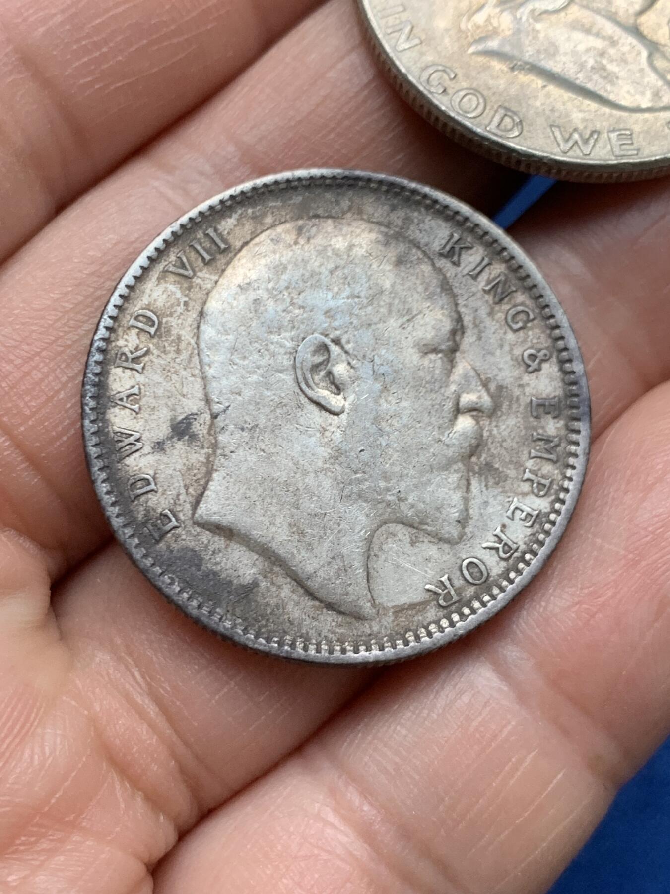 《竞宝斋》第481场 周日，周一 2场连拍 （全场包邮）20级店铺 欢迎送拍 两枚一组 1906年英属印度爱德华七世卢比银币+1963年美国富兰克林半美元银币