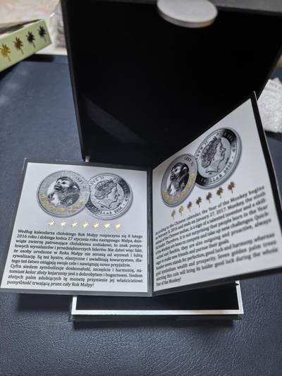 长老汇马年精选第十九场拍卖 纽埃2016年1元彩色精制银币 农历-猴年 17.5克999银 发行量：1016  盒证全