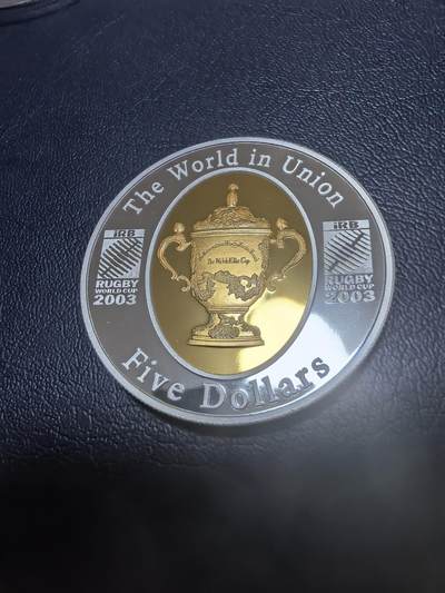 长老汇马年精选第十九场拍卖 澳大利亚2003年5元部分镀金精制银币 世界英式橄榄球比赛 1盎司999银 发行量：2万 盒证全