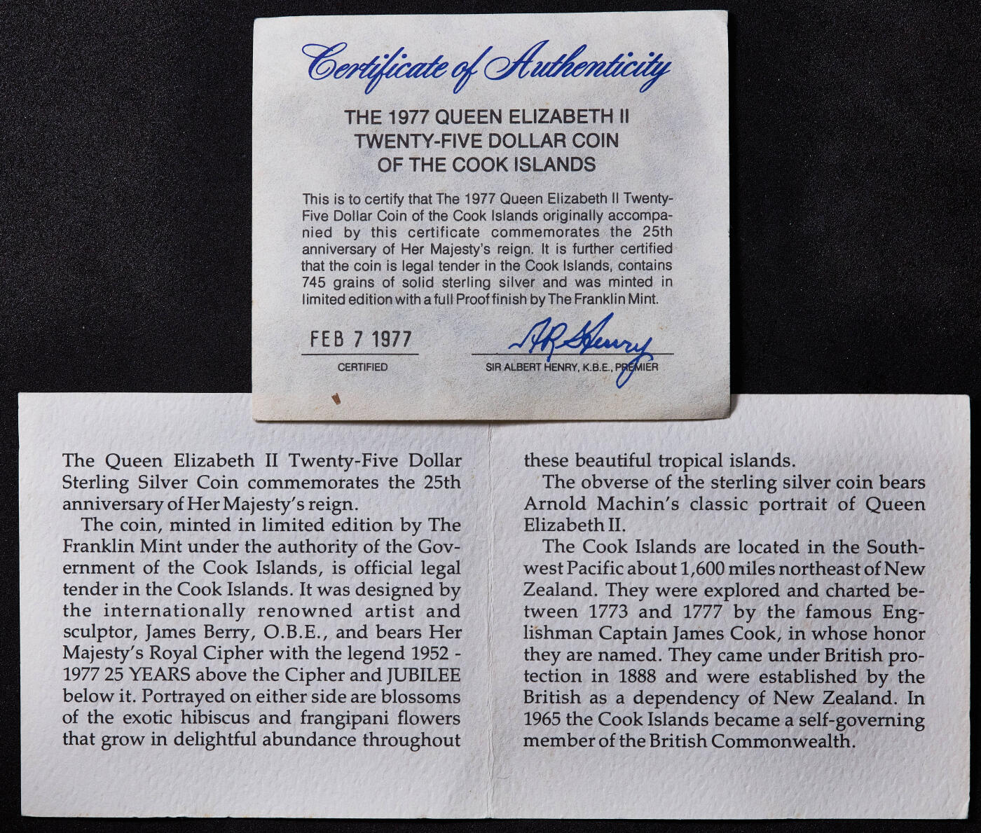 【俄甄集藏】满园春色-2026年(051)04-22星期三 晚 19:30 全场包邮 库克群岛1977年纪念伊丽莎白二世登基银禧25元精制大银币，原盒证，重48.85克，925银，发行量17000枚，经典品种，币有局部氧化