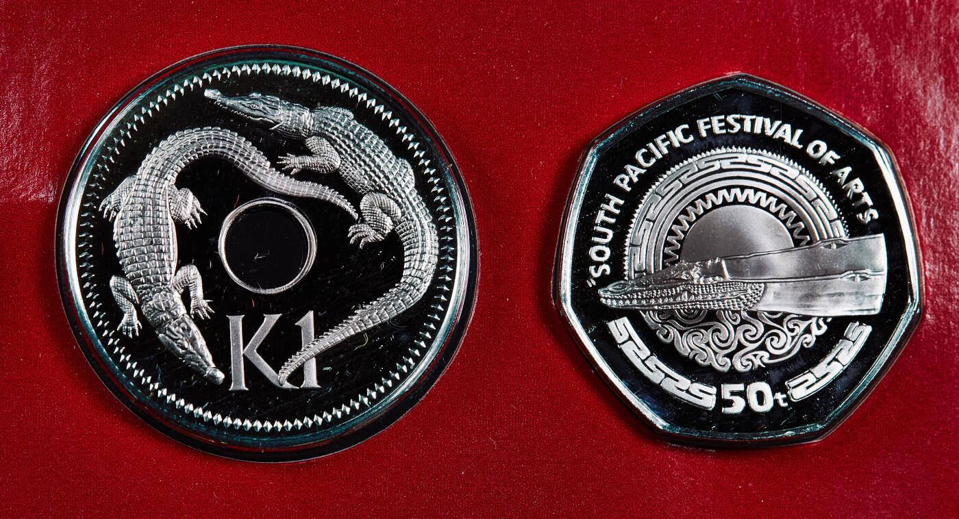 【俄甄集藏】满园春色-2026年(051)04-22星期三 晚 19:30 全场包邮 巴布亚新几内亚1980年1托伊-10基纳精制硬币9枚全套，原盒证，其中5基纳重27.6克，500银；10基纳重41.6克，925银，含纯银共52.28克，发行量2125套