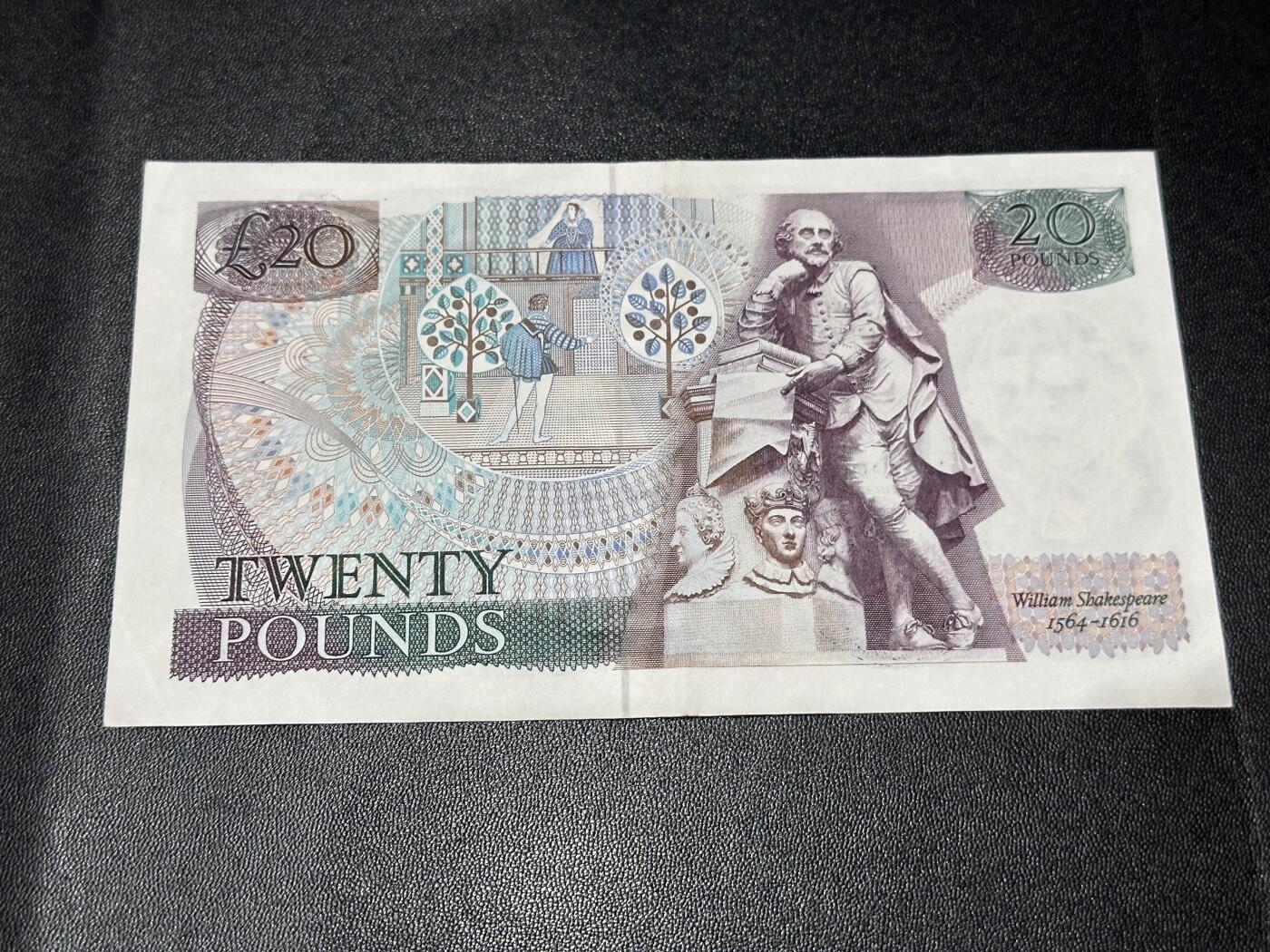 《外钞收藏家》第六百二十八期（精品百拍场）（长期征集拍品、欢迎藏友们联系合作） 英国D序列20镑 AU品相 号码无47 尾656