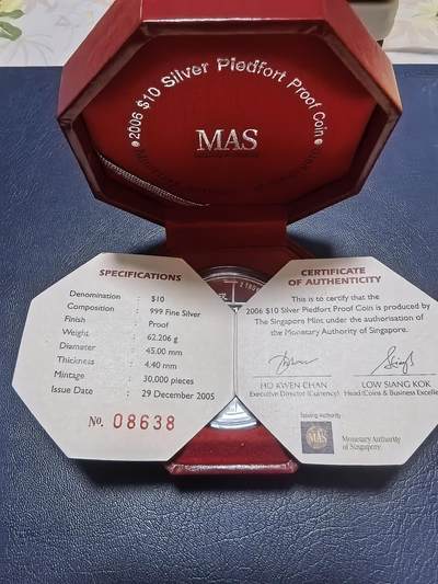 长老汇马年精选第十九场拍卖 新加坡2005年10元彩色精制加厚银币 农历-丙戌（狗）年 2盎司999银 发行量：3万 盒证全