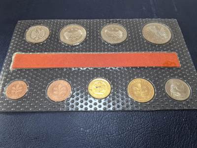 长老汇马年精选第十八场拍卖 1975G西德9枚官方套币，塑封