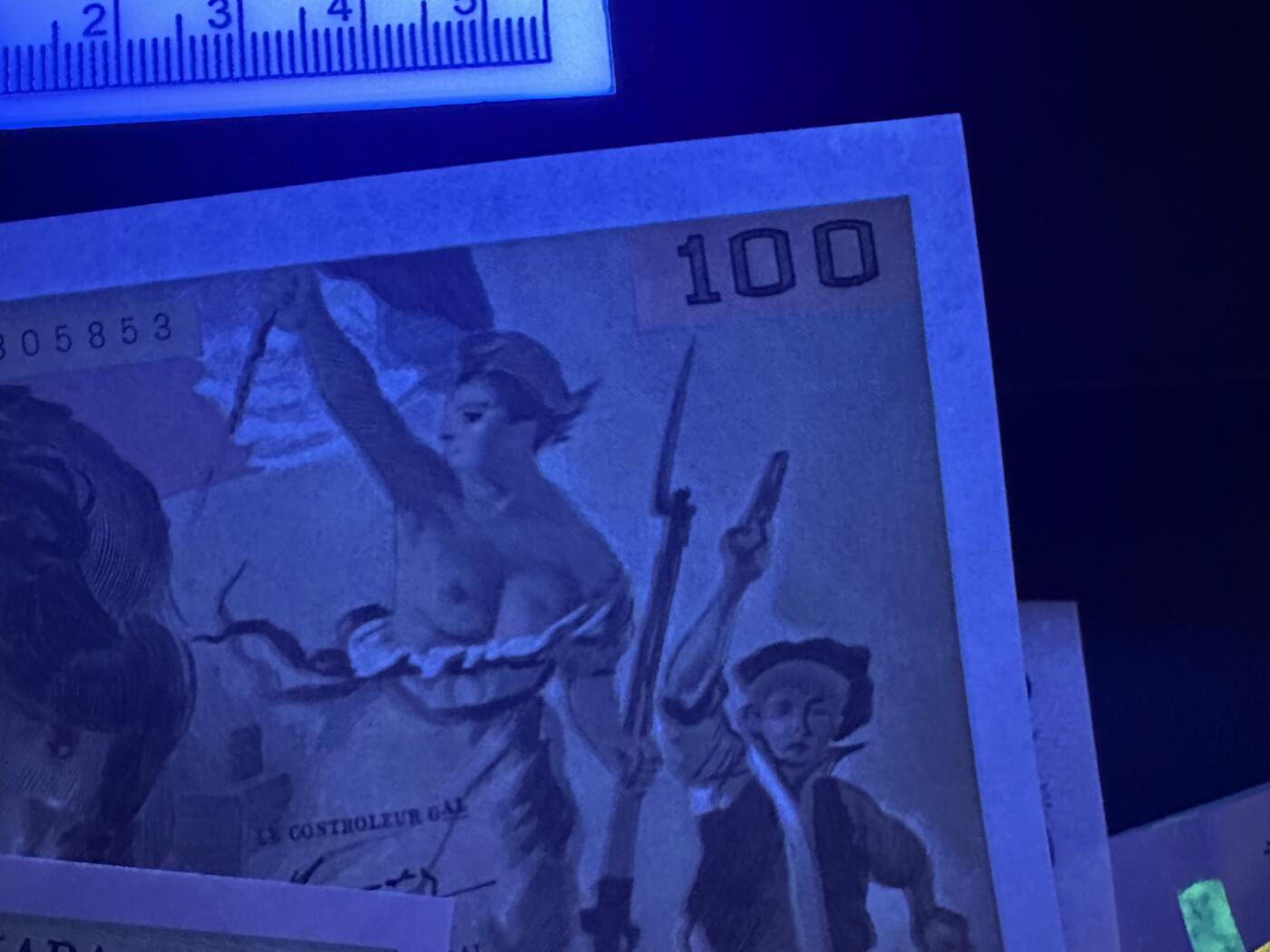 《外钞收藏家》第六百二十八期（精品百拍场）（长期征集拍品、欢迎藏友们联系合作） 马达加斯加500法郎全新、法国100法郎UNC-、希腊50AU有针孔