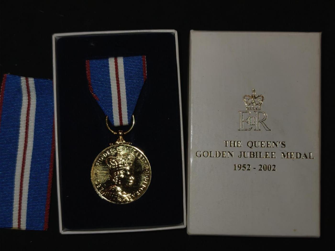 凯旋世界勋赏（第23期）（欢迎送拍）（对拍品有疑问请询问客服，不接受到手刀，出价默认拍品品相。请认真阅读拍卖规则！出价默认已认可！）（收到货请录制开箱视频，无视频概不处理问题。） 英国 女王 伊丽莎白二世 加冕50周年 金禧奖章 精制章 带原盒