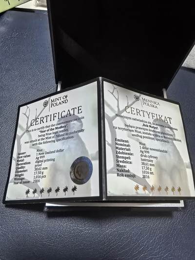 长老汇马年精选第十九场拍卖 纽埃2016年1元彩色精制银币 农历-猴年 17.5克999银 发行量：1016  盒证全