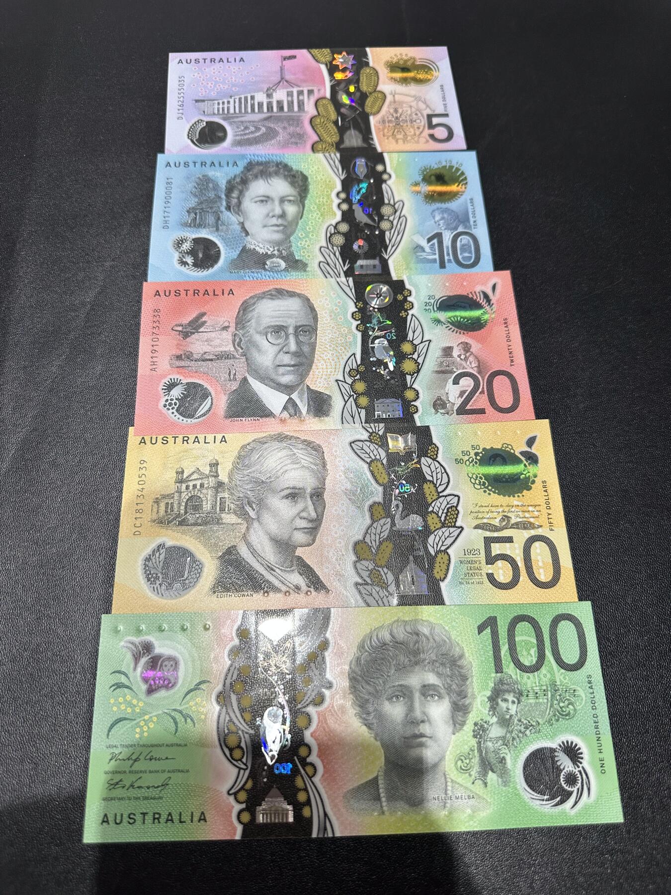 《外钞收藏家》第六百二十八期（精品百拍场）（长期征集拍品、欢迎藏友们联系合作）