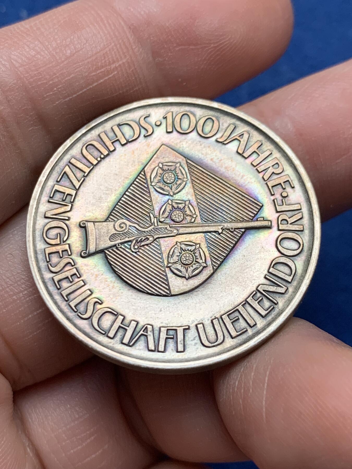 《竞宝斋》第481场 周日，周一 2场连拍 （全场包邮）20级店铺 欢迎送拍 1970年瑞士伯尔尼乌滕多夫射击协会100周年纪念银章，Ag.900银标，32.8mm，14.85克，章面有瑞士著名章牌设计师GRUPP签名