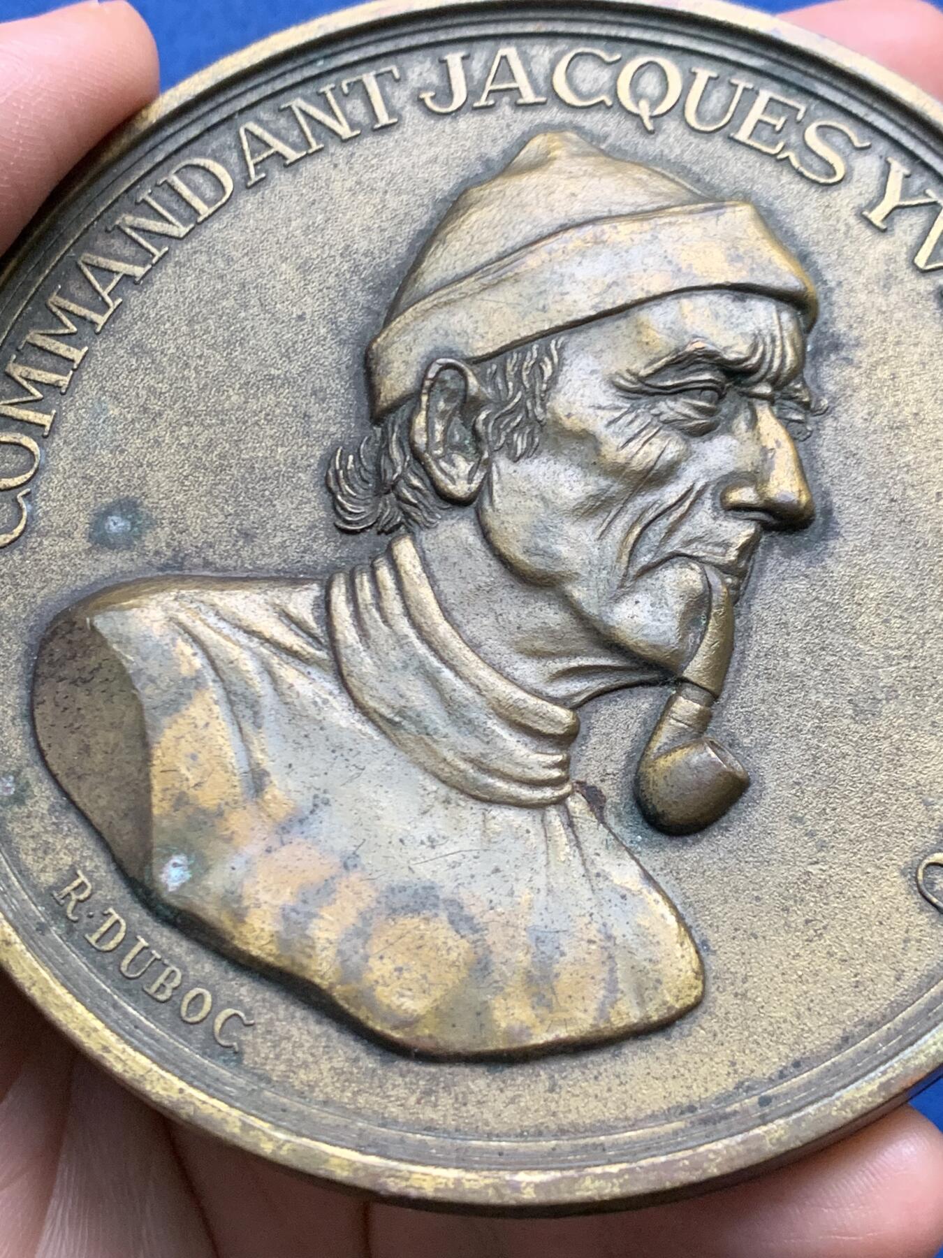 《竞宝斋》第481场 周日，周一 2场连拍 （全场包邮）20级店铺 欢迎送拍 雅克-伊夫·库斯托指挥官《海洋世界，卡利普索号》铜章 210.6克 88.8mm