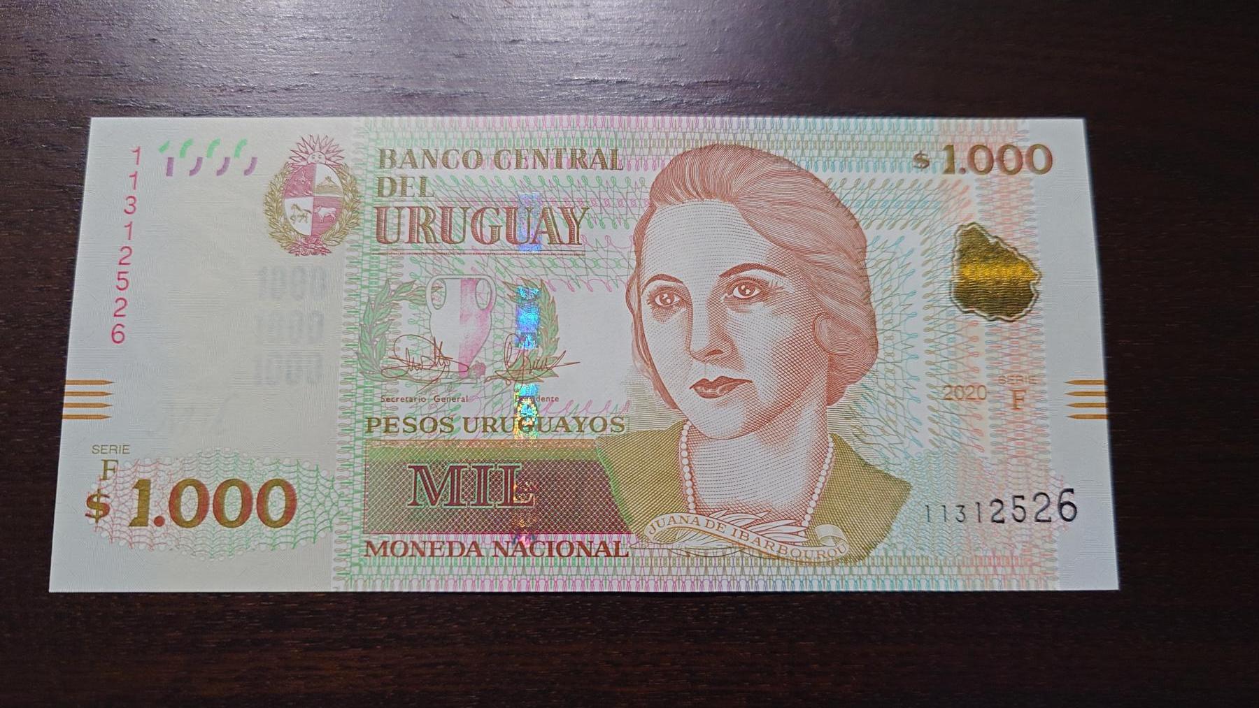 世界钱币～微拍第245期暨2026年第26期  新货卖剩品种部分上架提供选购【有看中的就一开始就出价，别为了晚付几天押金拖到最后，这里没出价的只要群里卖掉了就会撤】 2020年乌拉圭 1000比索 全新绝品无47尾号526