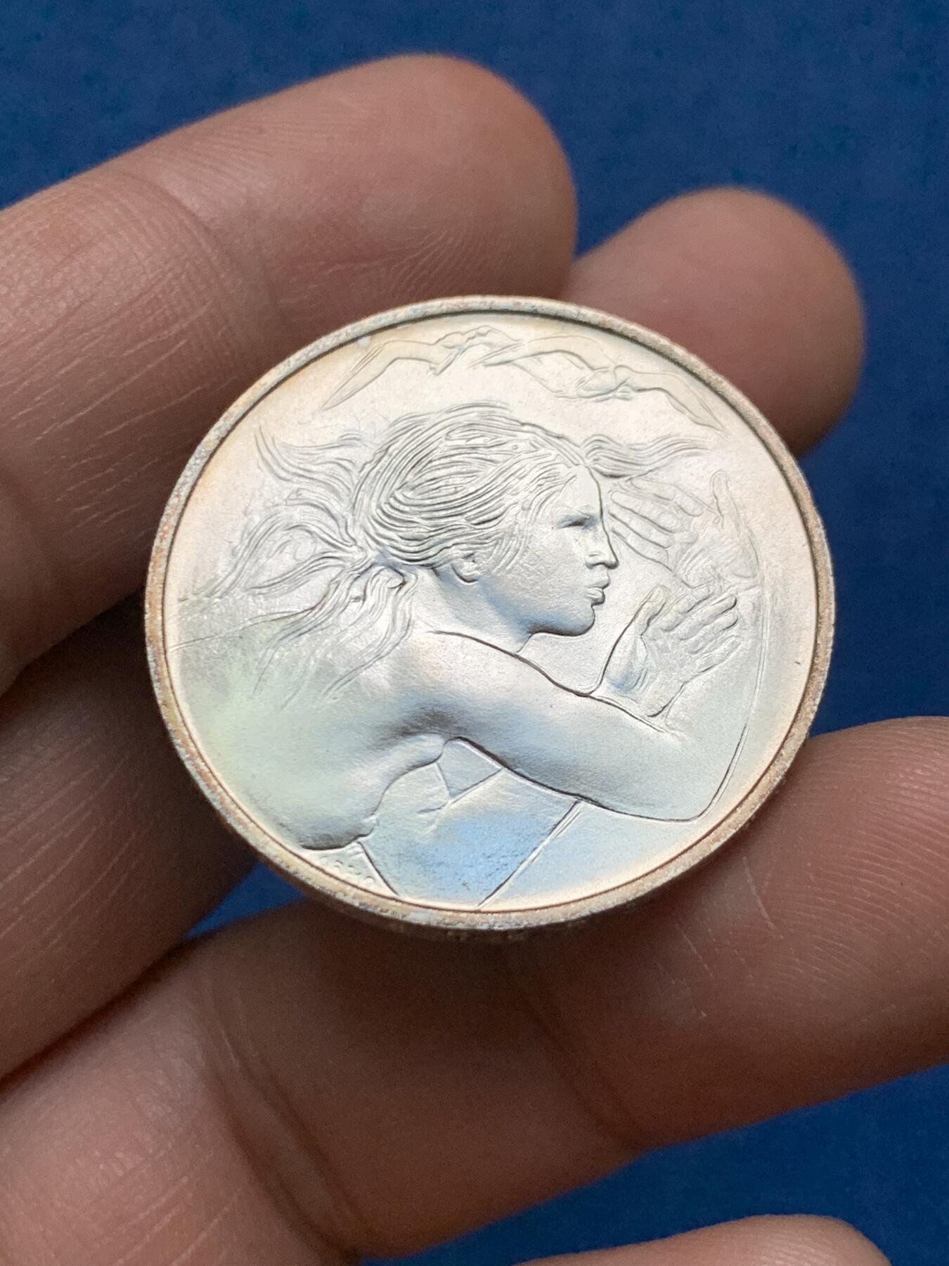 《竞宝斋》第481场 周日，周一 2场连拍 （全场包邮）20级店铺 欢迎送拍 圣马力诺1979年1000里拉欧罗巴主题银币，品相极好，袖珍国收藏佳品