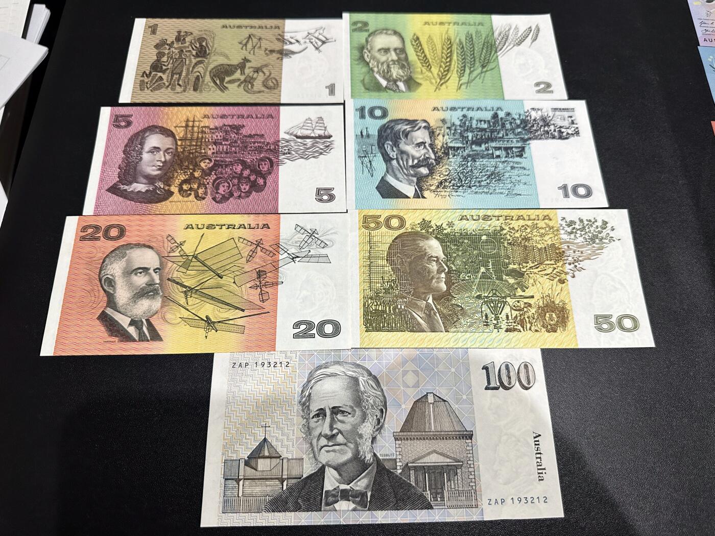 《外钞收藏家》第六百二十八期（精品百拍场）（长期征集拍品、欢迎藏友们联系合作） 澳大利亚纸币版7张一起 1和2元全新、5和10元UNC-、20、50、100元AU