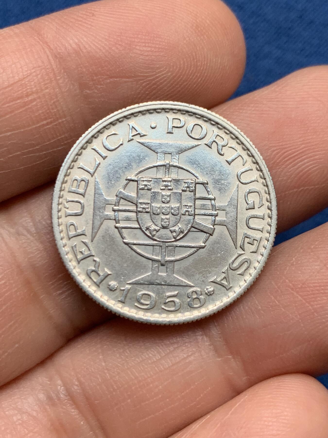 《竞宝斋》第481场 周日，周一 2场连拍 （全场包邮）20级店铺 欢迎送拍 葡属帝汶1958年6埃斯库多银币 仅发行一年 少见品种 品相不错