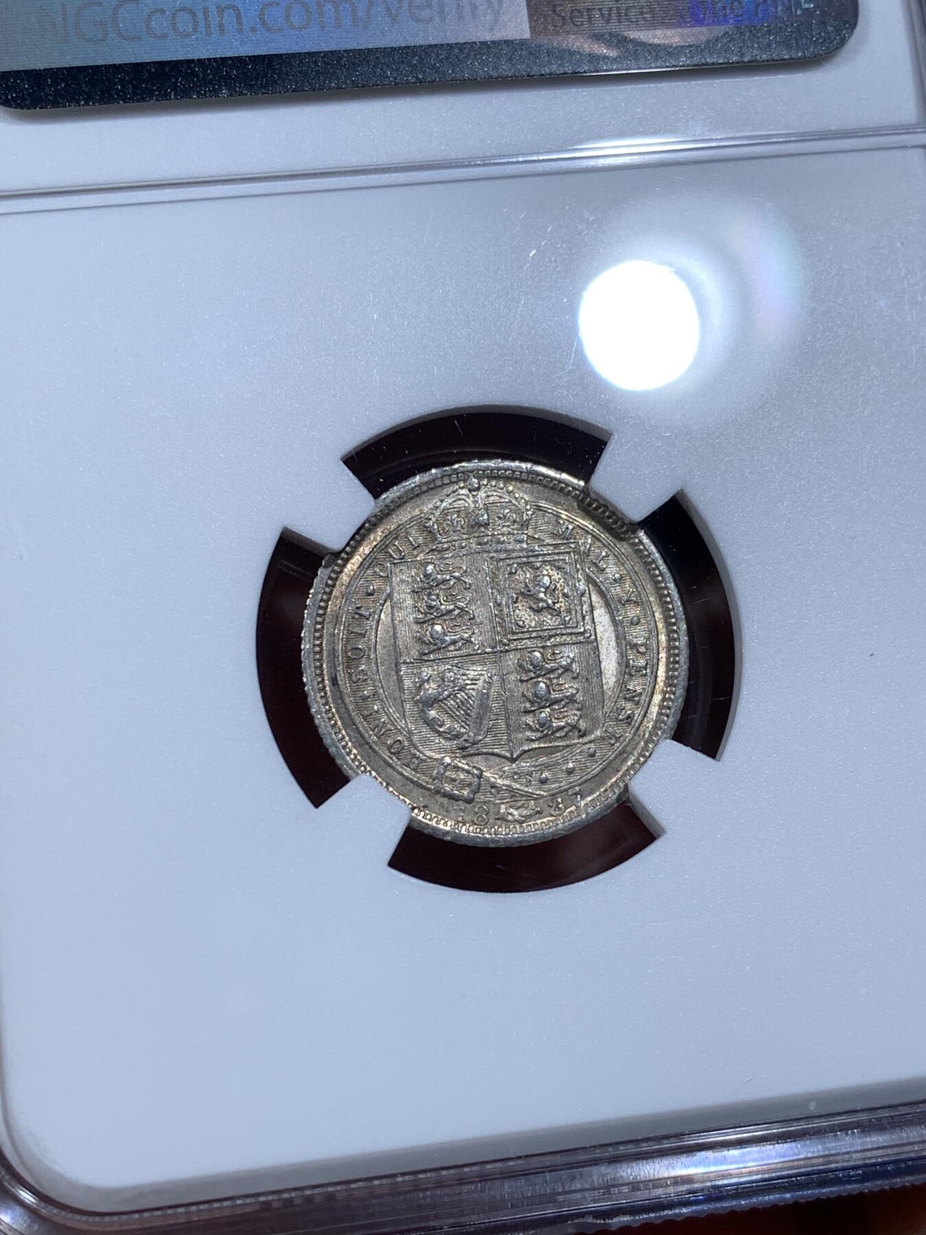 《竞宝斋》第481场 周日，周一 2场连拍 （全场包邮）20级店铺 欢迎送拍 NGC MS62 英国1887年高冠6便士银币，淡彩包浆，基础小精品