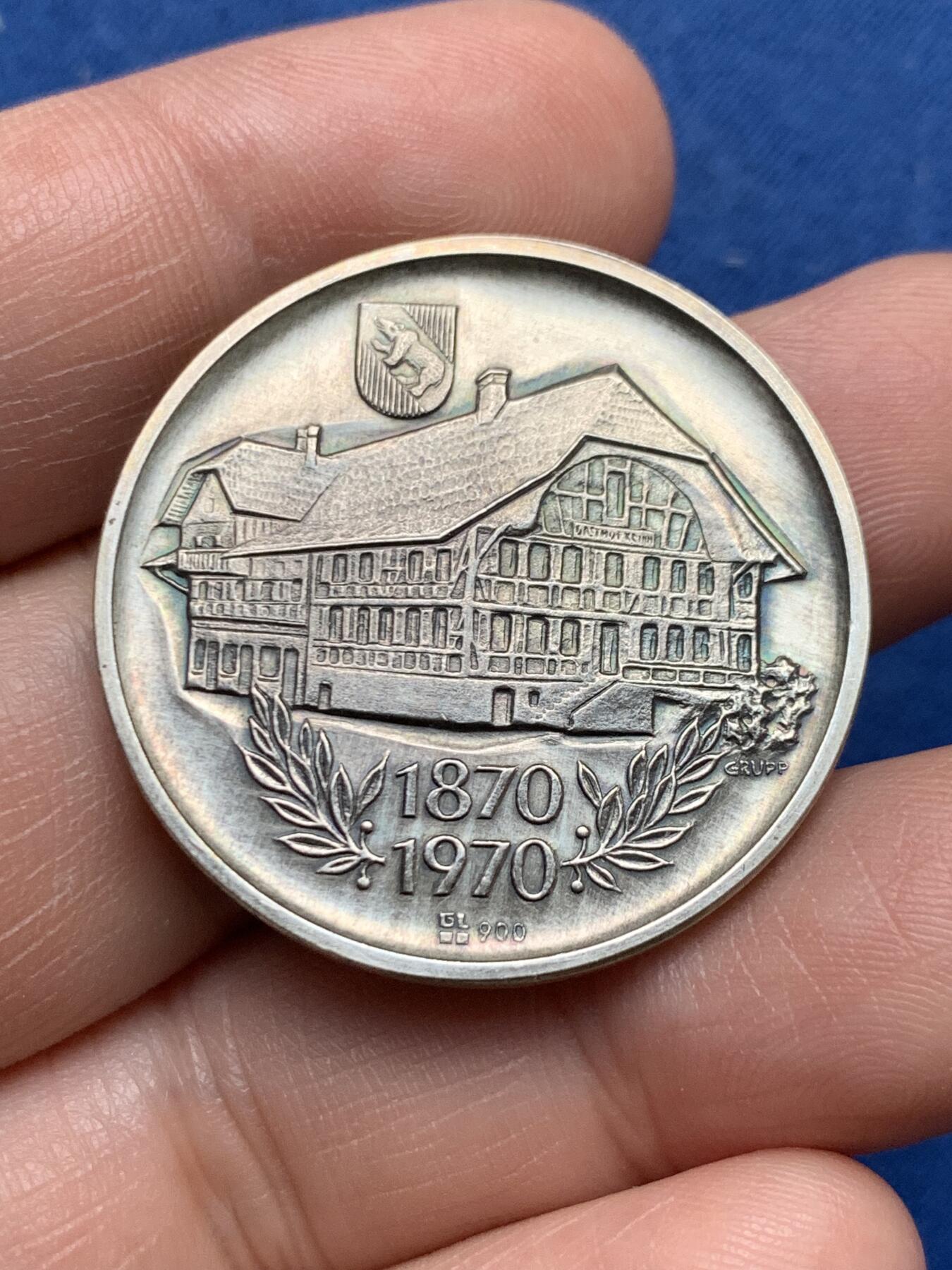 《竞宝斋》第481场 周日，周一 2场连拍 （全场包邮）20级店铺 欢迎送拍 1970年瑞士伯尔尼乌滕多夫射击协会100周年纪念银章，Ag.900银标，32.8mm，14.85克，章面有瑞士著名章牌设计师GRUPP签名