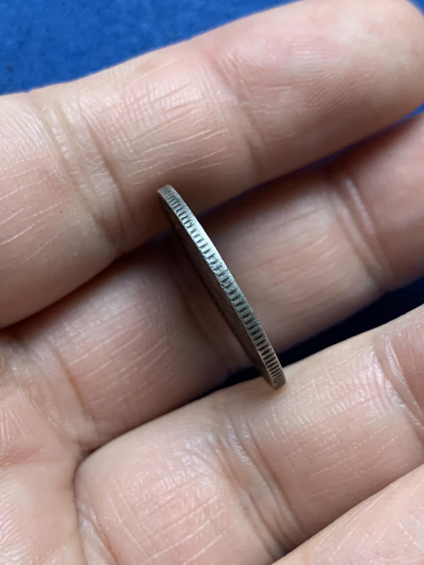 《竞宝斋》第481场 周日，周一 2场连拍 （全场包邮）20级店铺 欢迎送拍 中国清宣统元宝广东省造库平1.44 银毫 原味包浆 几近满龙鳞