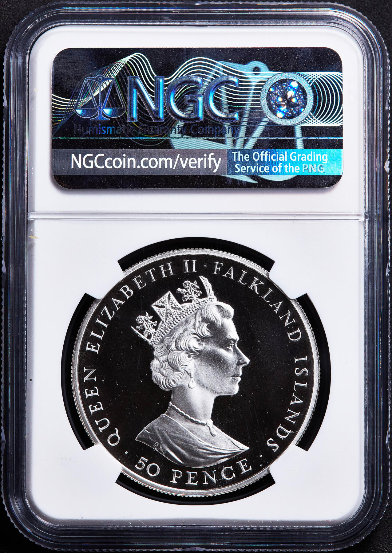 【俄甄集藏】满园春色-2026年(051)04-22星期三 晚 19:30 全场包邮 英属福克兰群岛1998年野生动物保护基金-皮氏斑纹海豚50便士精制大银币，NGC PF68UC，重28.28克，925银，少见品种，唯一季军